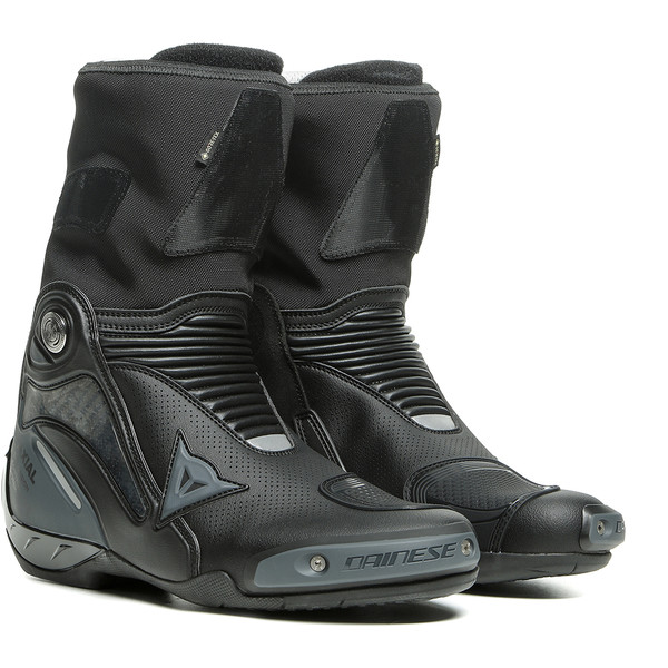 https://www.dafy-moto.com/images/product/high/bottes-moto-dainese-axial-gore-tex-noir-1.jpg