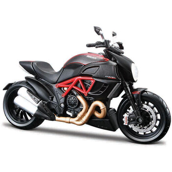 Maquette moto 1/12 Ducati Diavel Carbon maisto