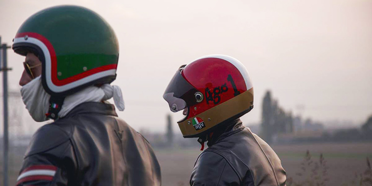 Les meilleurs support de casque moto & porte casque - Moto cafe racer